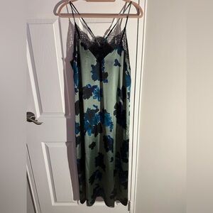 🪐NWOT🪐 House of Harlow satin slip racer back lace and floral midi dress